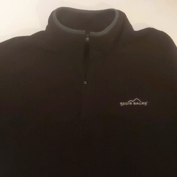 Black Ribbed Eddie Bauer Pullover